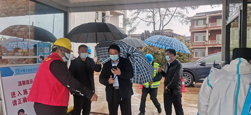 集團公司黨委委員、副總經(jīng)理羅輝赴西二環(huán)高速項目檢查疫情防控及項目推進(jìn)工作